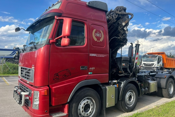 Volvo 8x2 gru hiab 377 con jib + scarrabile - Gallery